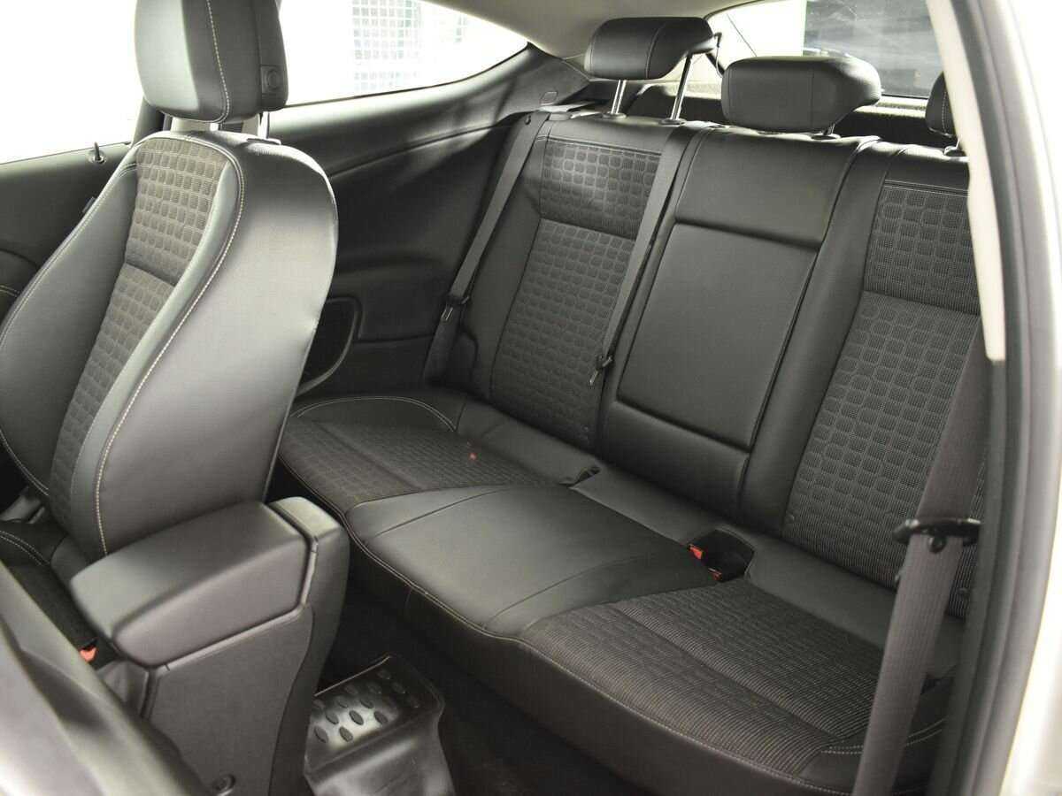 Opel Astra GTC, 2013 Фото №14