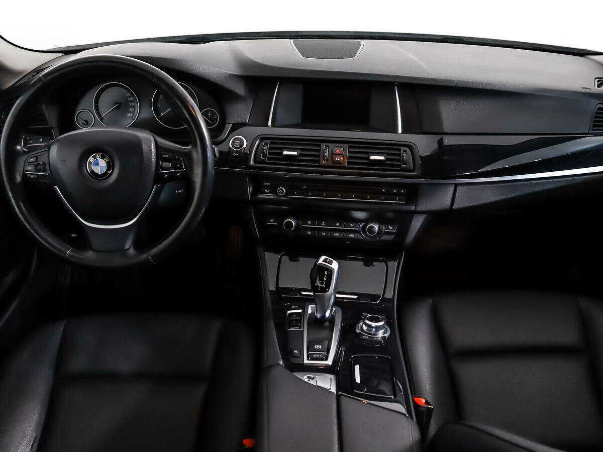 BMW 5 серии 520i, 2015 Фото №13