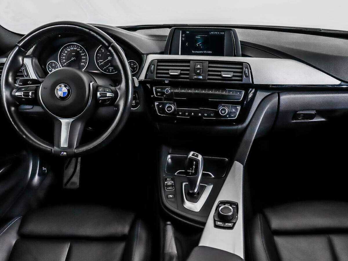 BMW 3 серии 320i xDrive, 2018 Фото №13