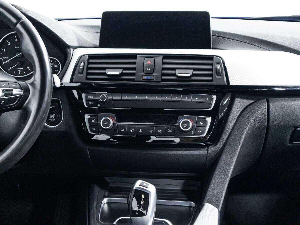 BMW 3 серии 320i xDrive, 2018 Фото №14