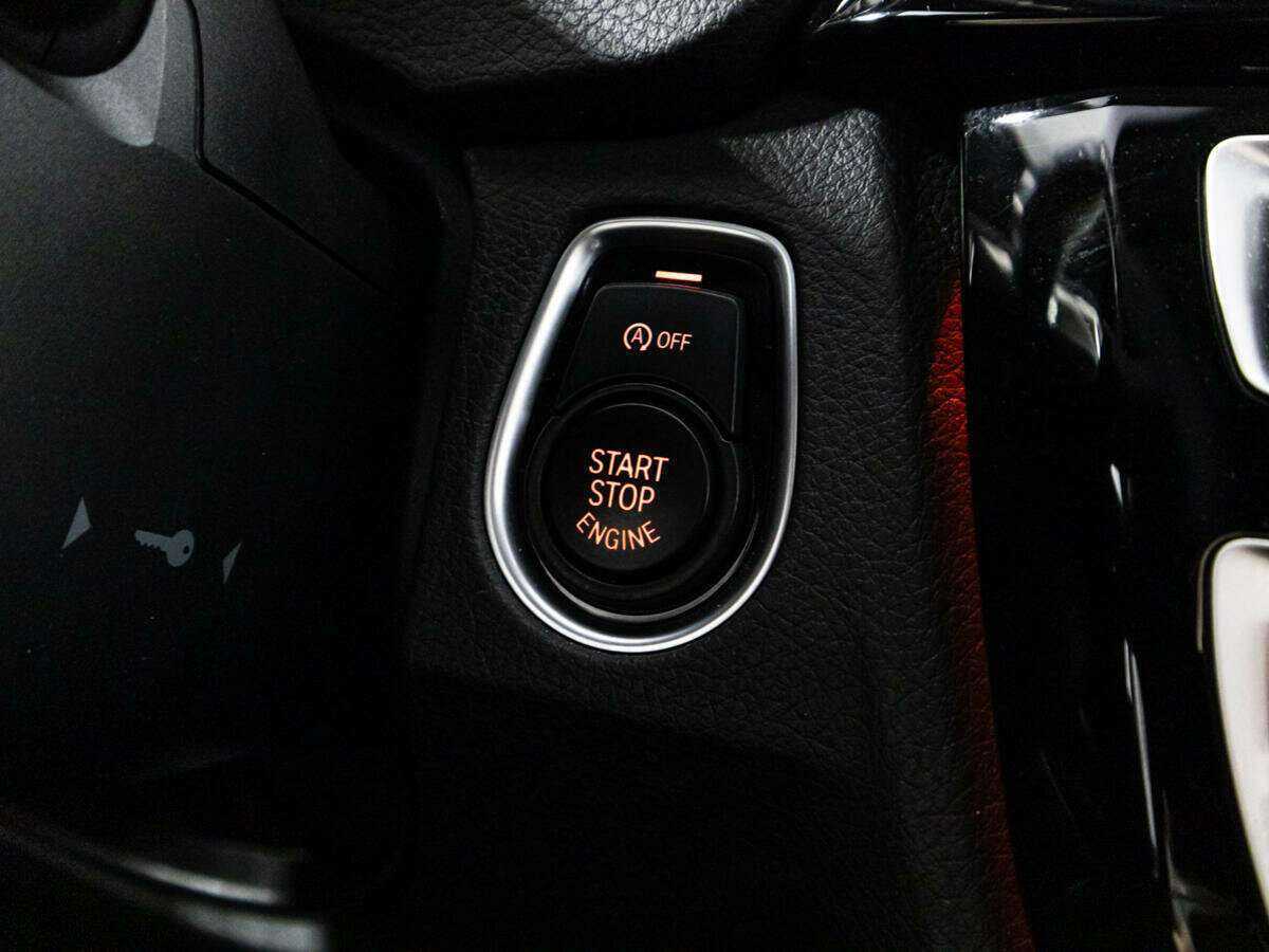 BMW 3 серии 320i xDrive, 2018 Фото №18