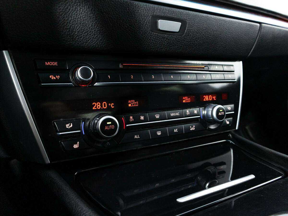 BMW 5 серии Gran Turismo 530d xDrive, 2012 Фото №17