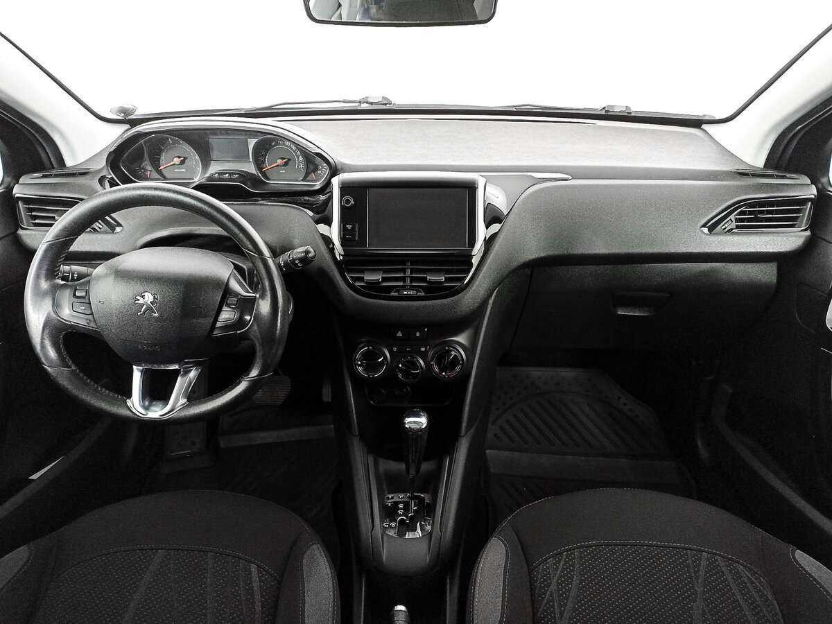 Peugeot 208, 2013 Фото №12