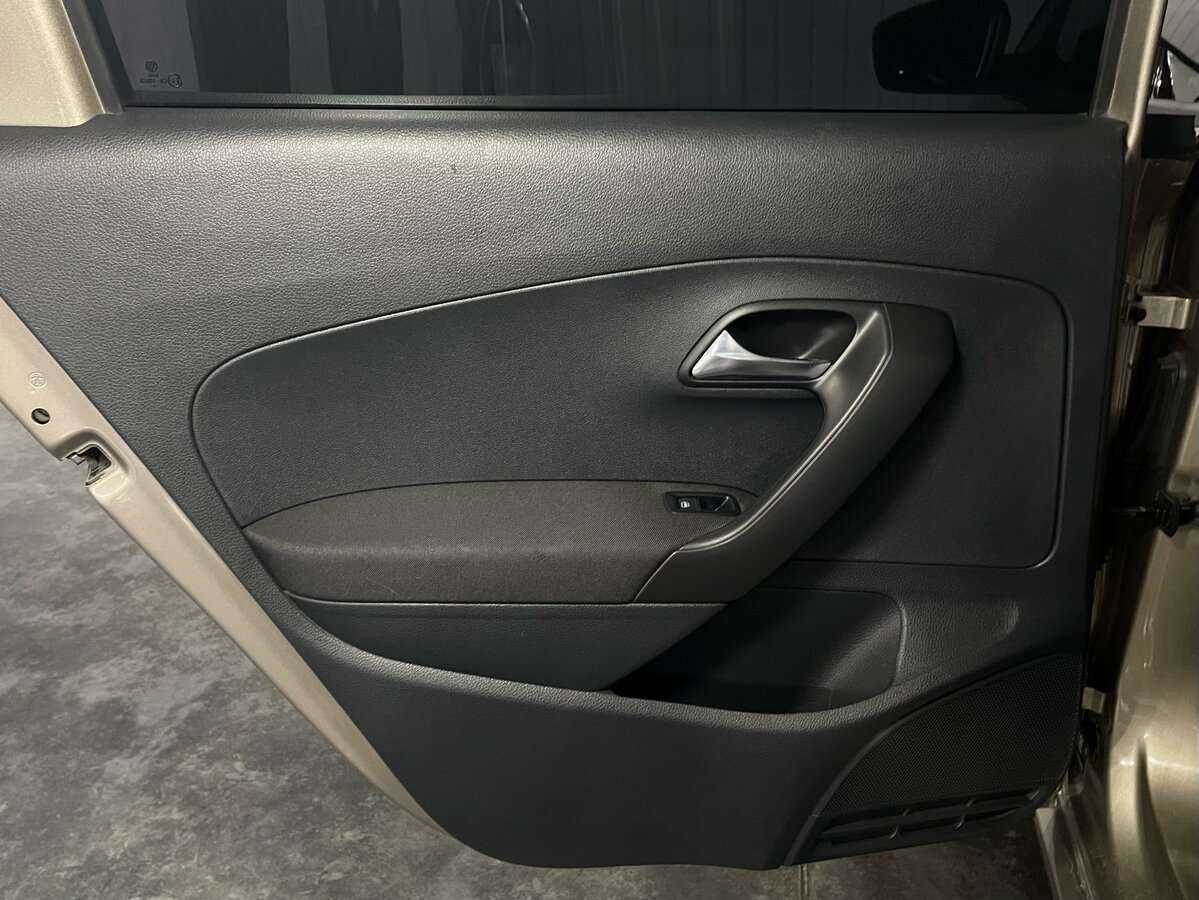 Volkswagen Polo, 2017 Фото №20