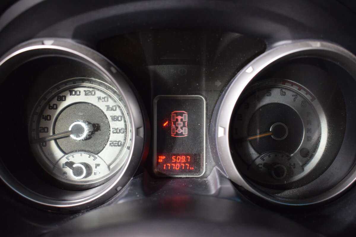 Mitsubishi Pajero, 2014 Фото №16