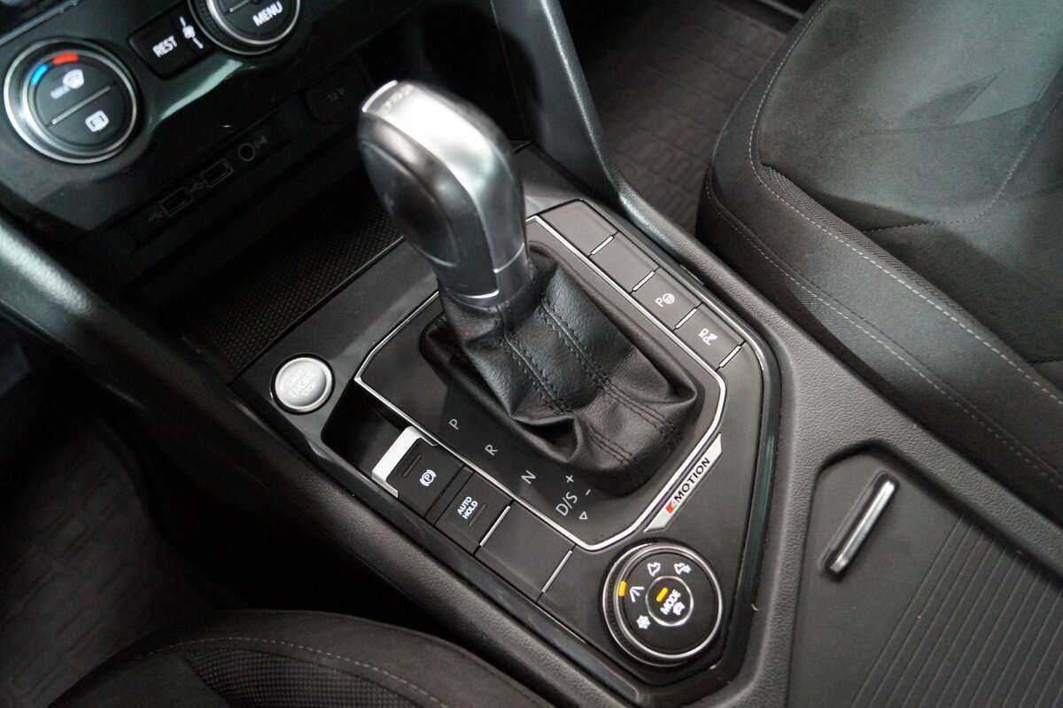 Volkswagen Tiguan, 2018 Фото №22