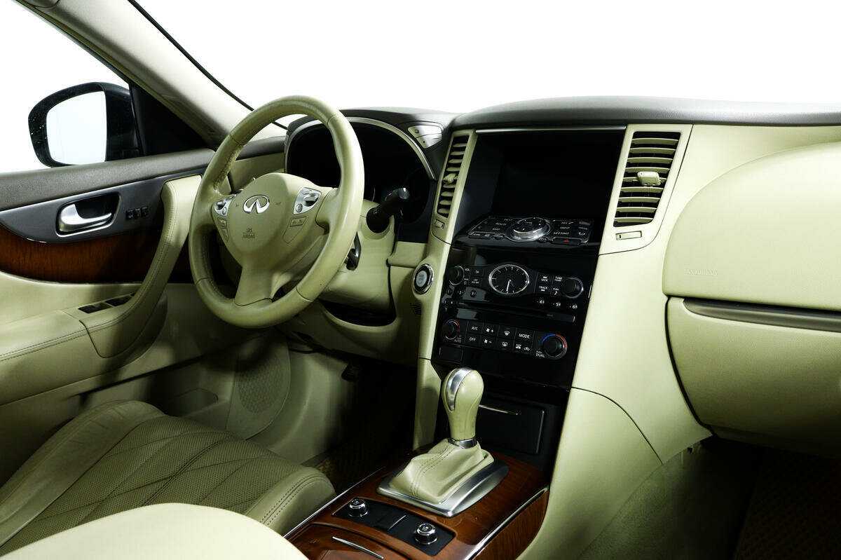 Infiniti FX30d, 2012 Фото №9