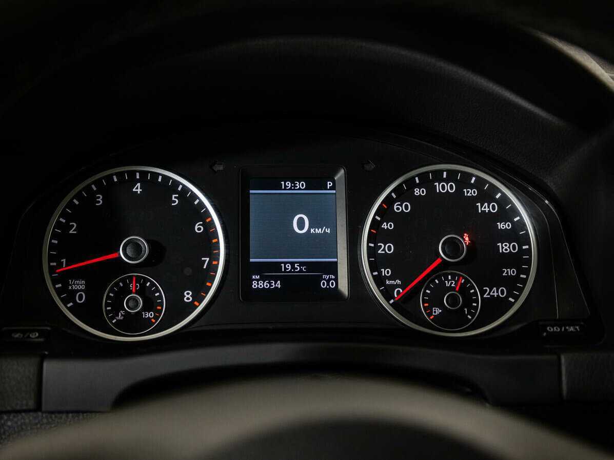 Volkswagen Tiguan, 2012 Фото №10