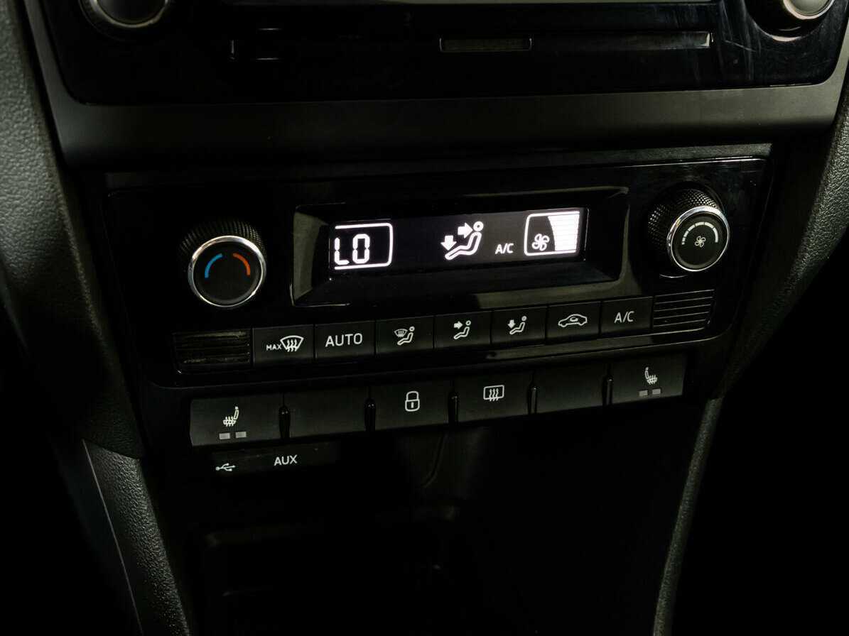 Skoda Rapid, 2017 Фото №11