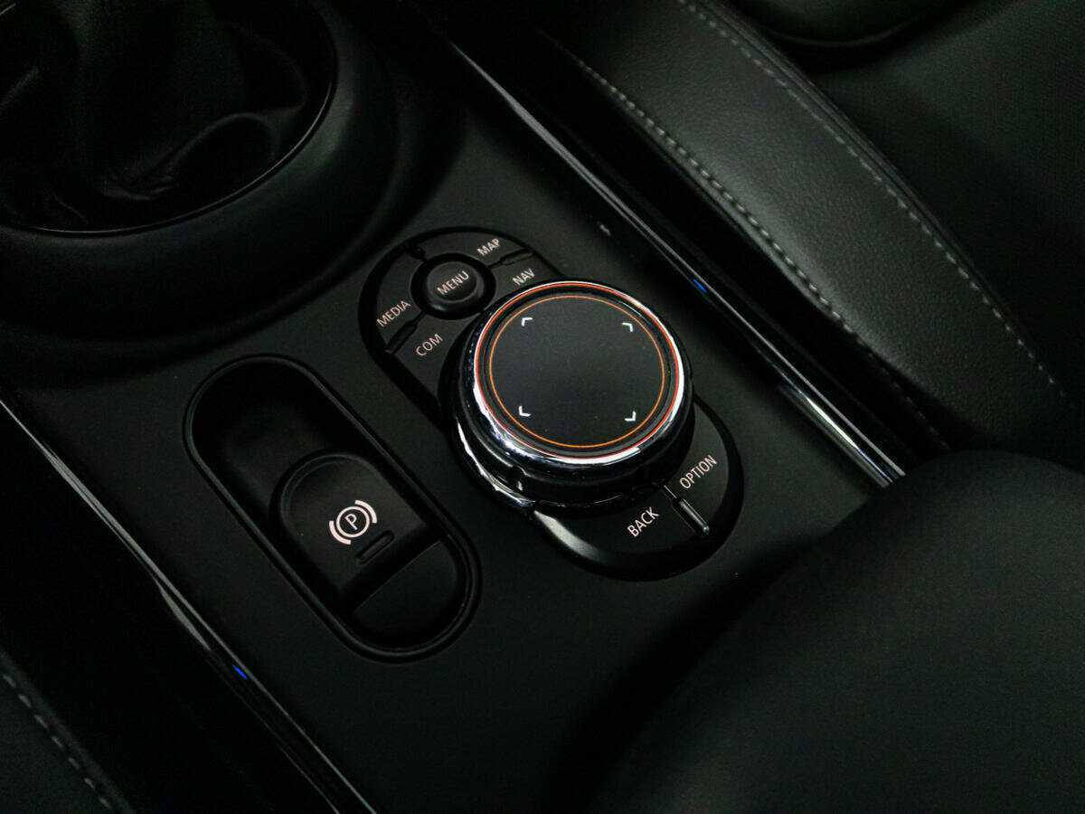 Mini Clubman Cooper, 2017 Фото №17