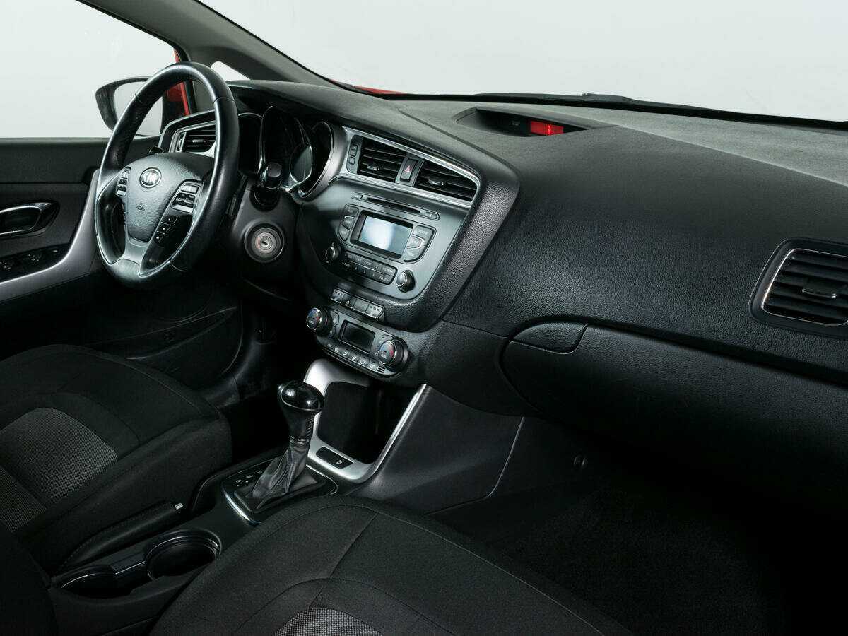 Kia Ceed, 2018 Фото №9