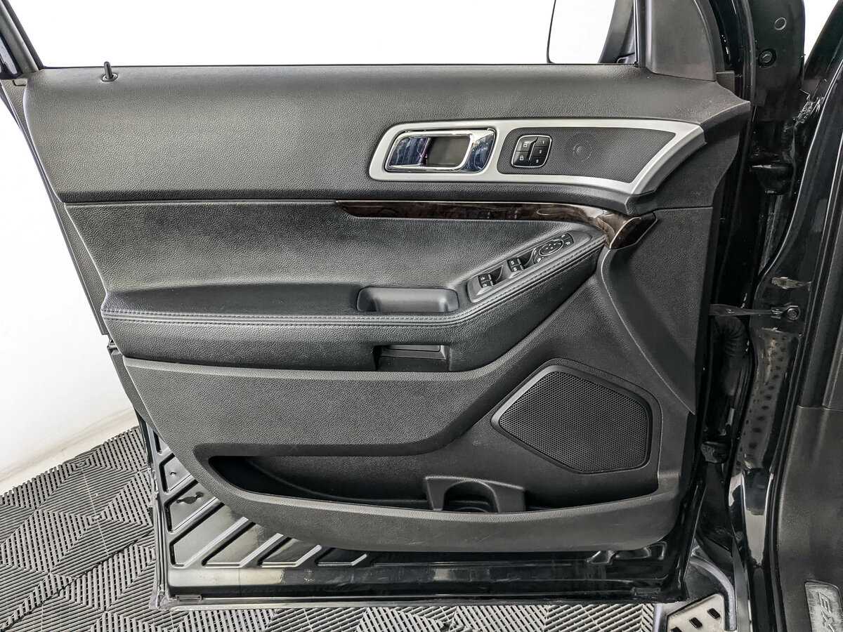 Ford Explorer, 2015 Фото №15