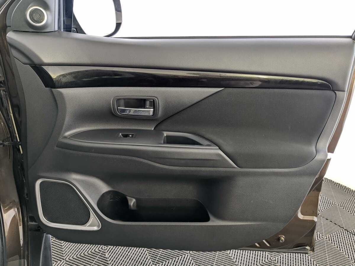 Mitsubishi Outlander, 2022 Фото №15