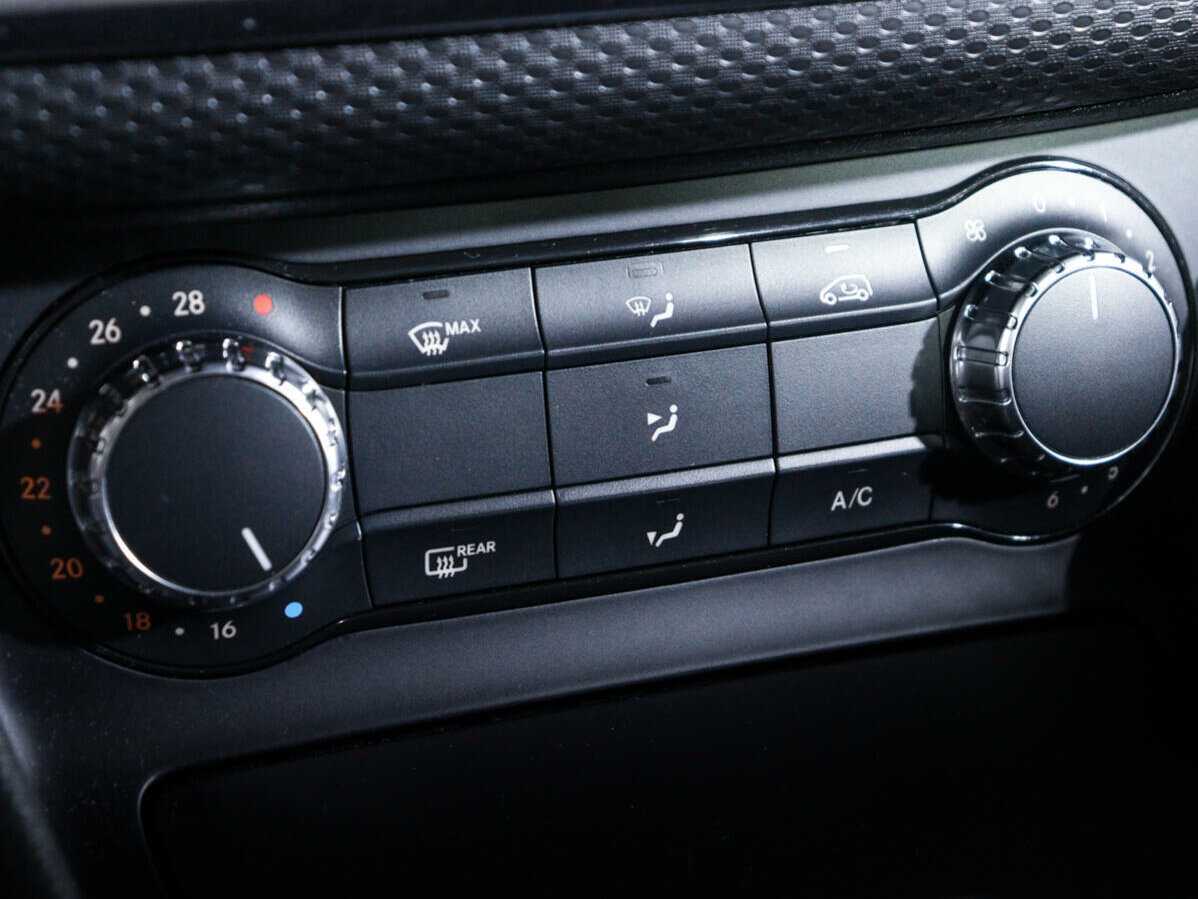 Mercedes-Benz A-Класс 180, 2015 Фото №15