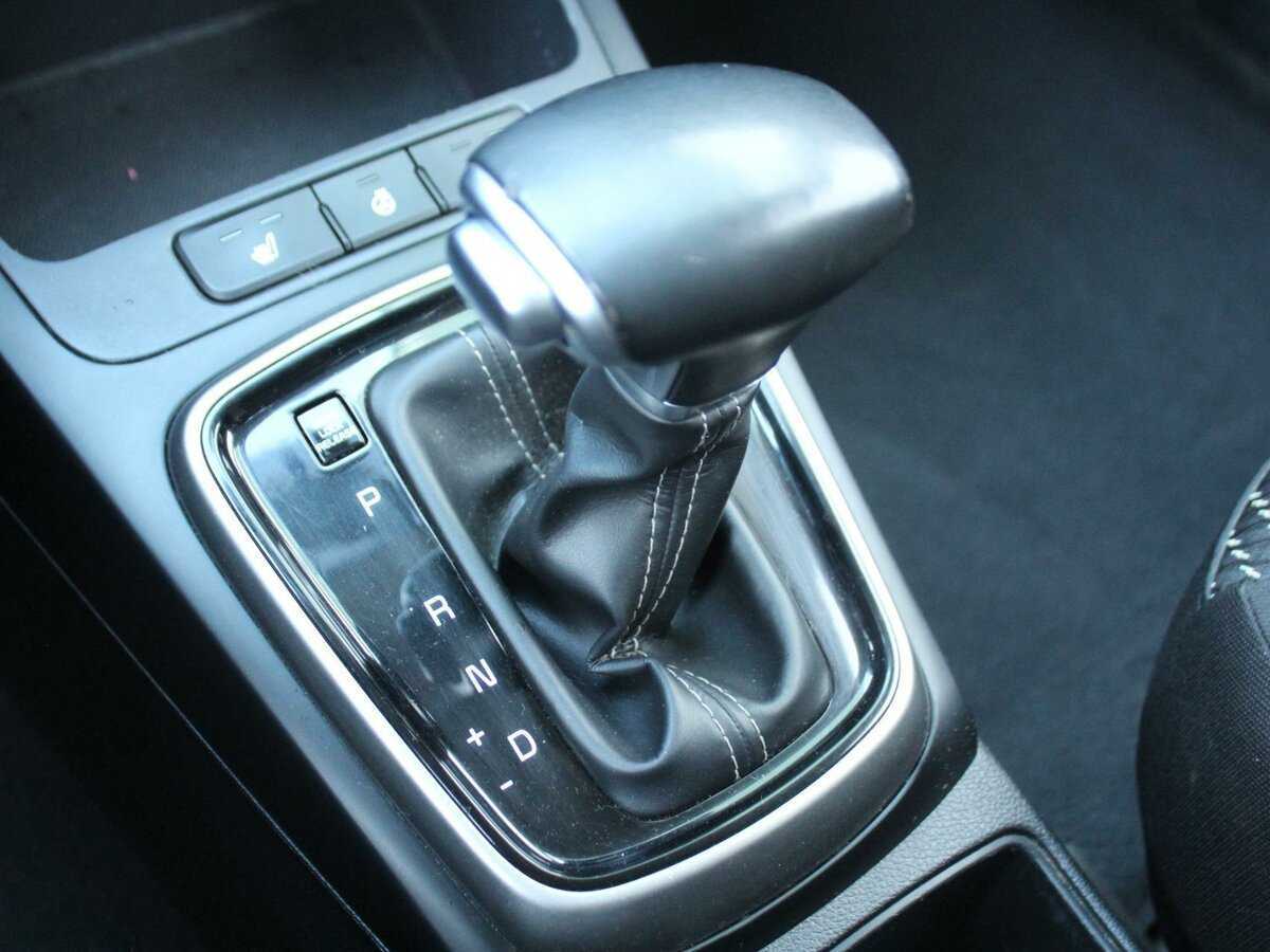 Kia Rio, 2018 Фото №17