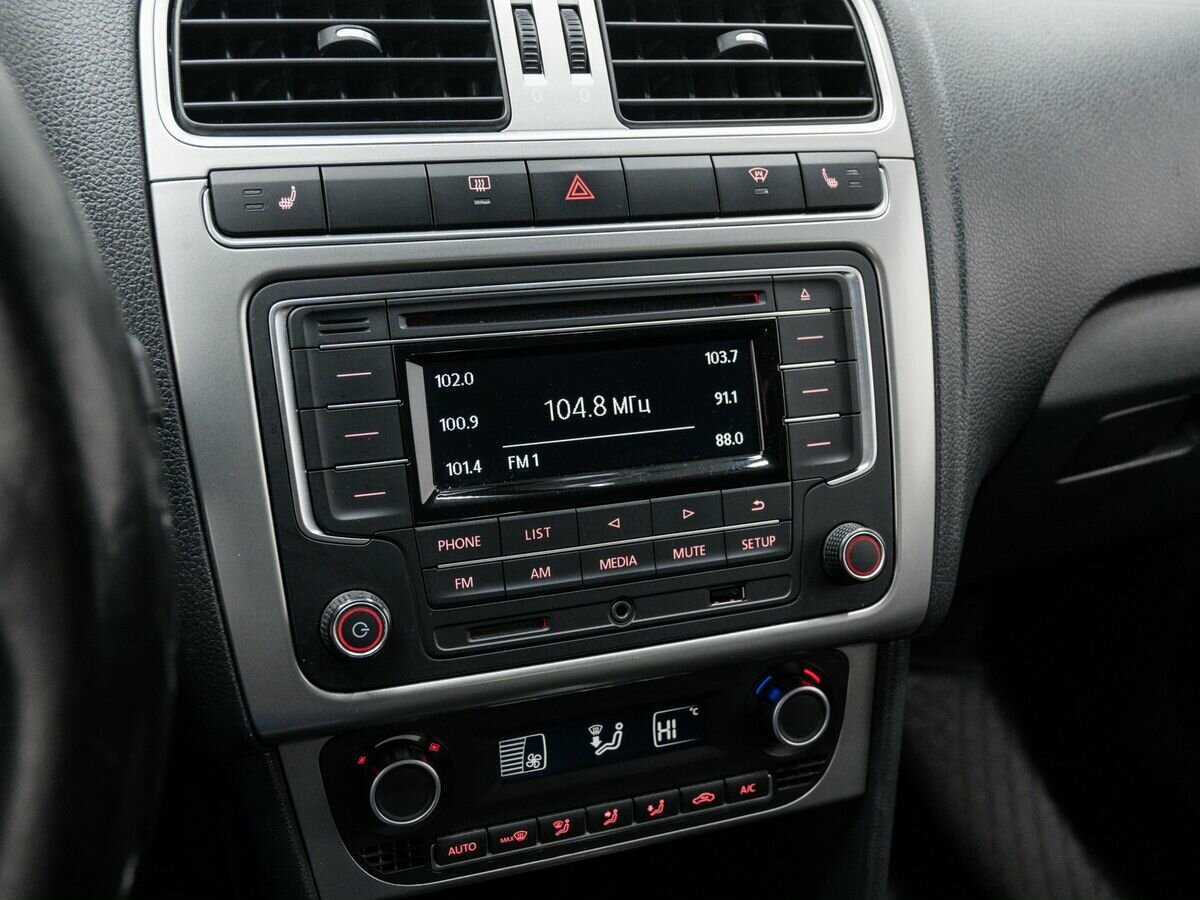 Volkswagen Polo, 2017 Фото №17