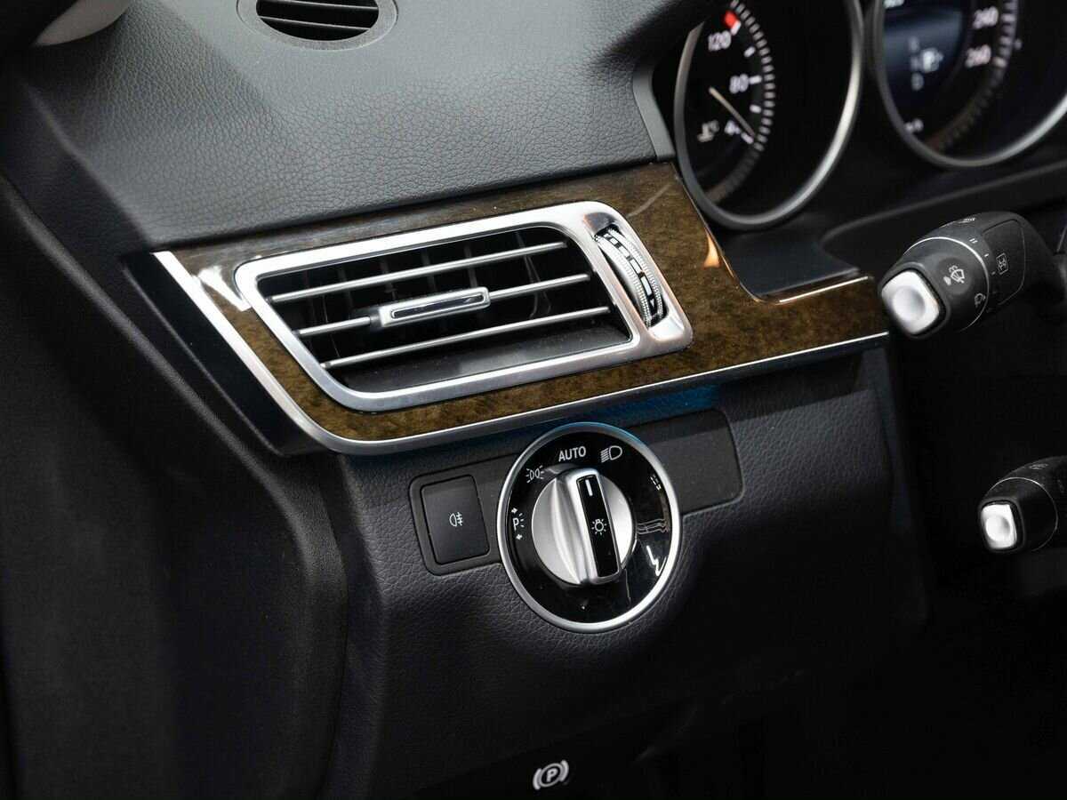 Mercedes-Benz E-Класс 200, 2015 Фото №21