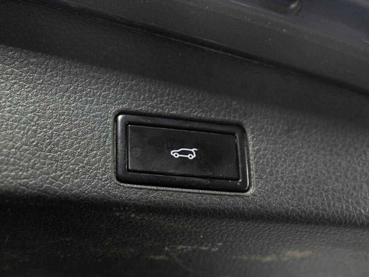 Volkswagen Touareg, 2017 Фото №25