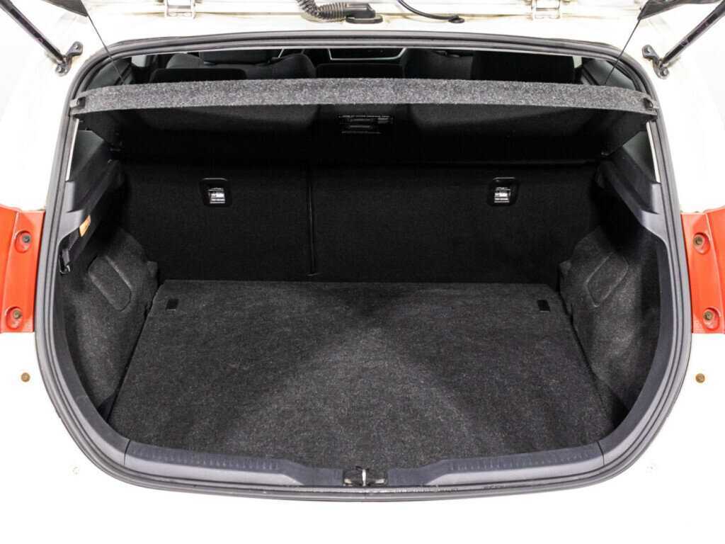 Toyota Auris, 2014 Фото №15