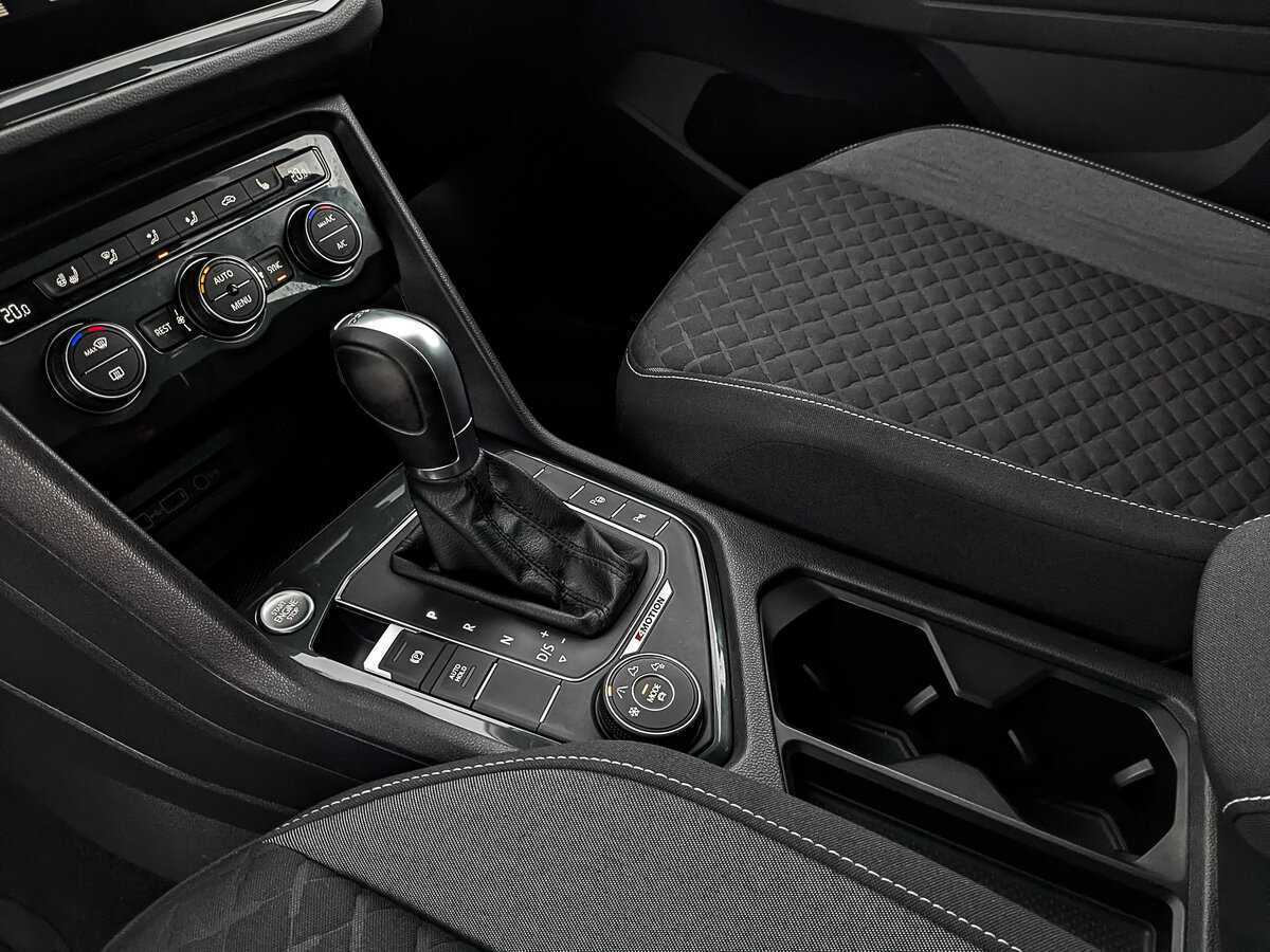 Volkswagen Tiguan, 2018 Фото №18