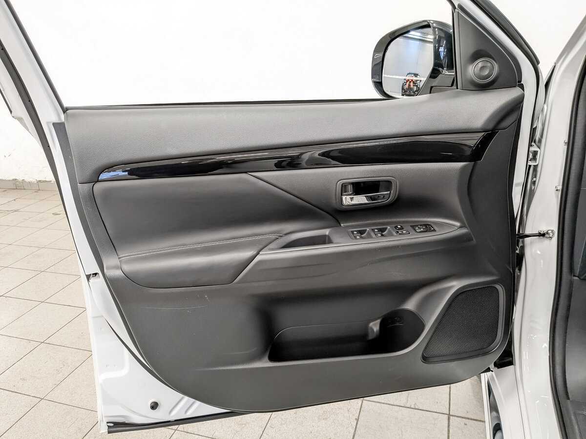 Mitsubishi Outlander, 2022 Фото №17