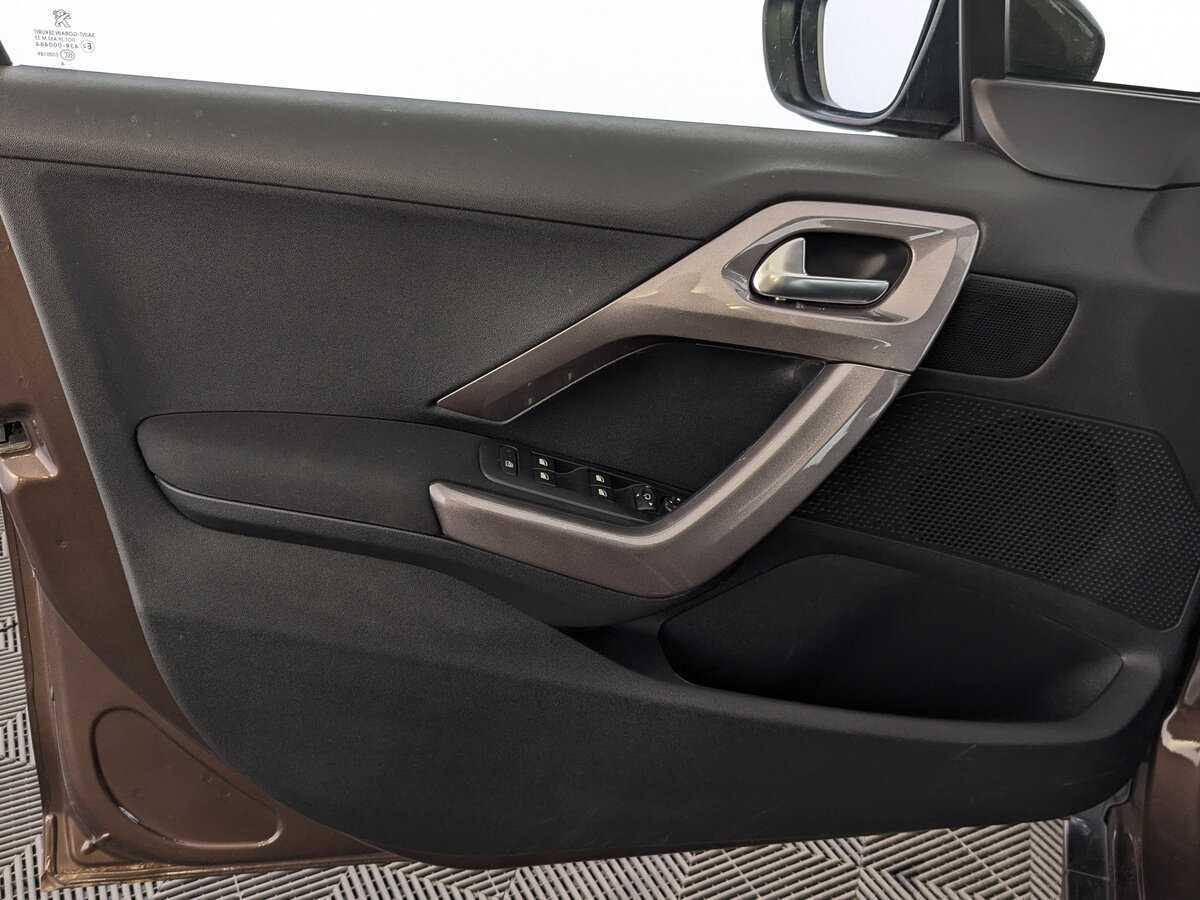 Peugeot 2008, 2014 Фото №19