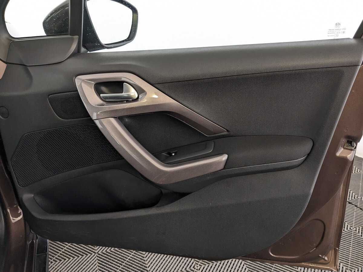 Peugeot 2008, 2014 Фото №25