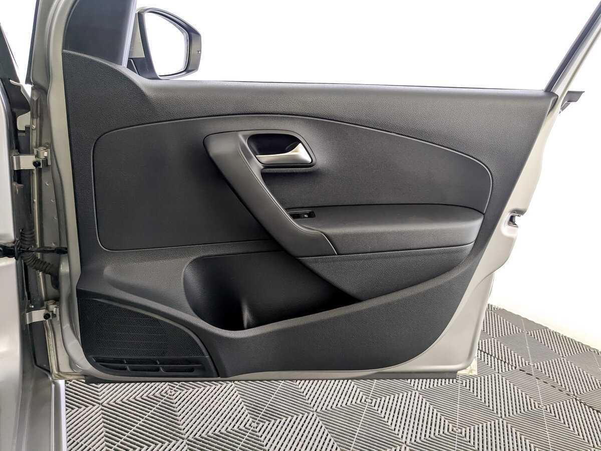 Volkswagen Polo, 2019 Фото №24