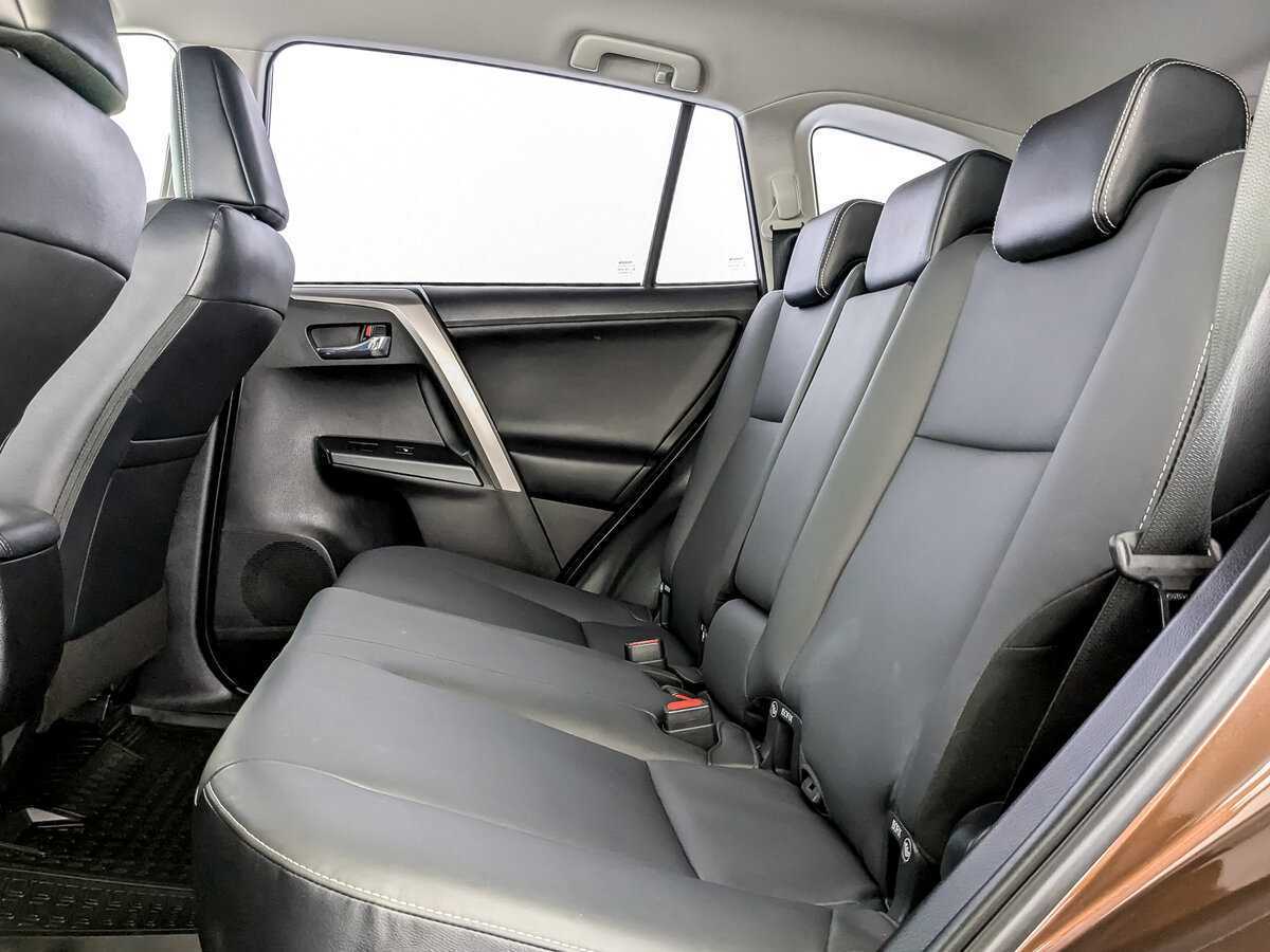 Toyota RAV4, 2017 Фото №12