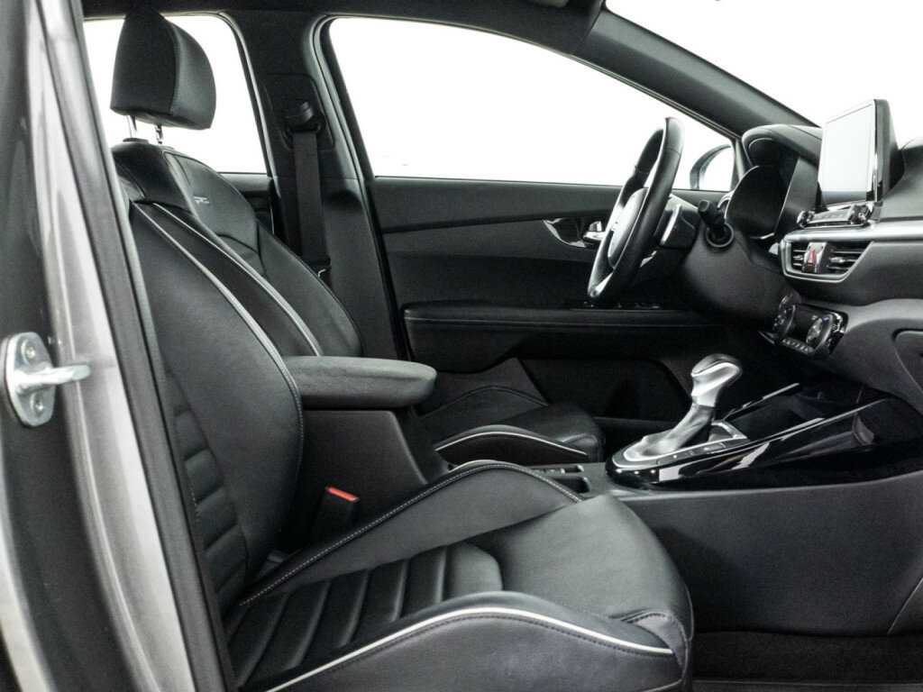 Kia Cerato, 2022 Фото №16