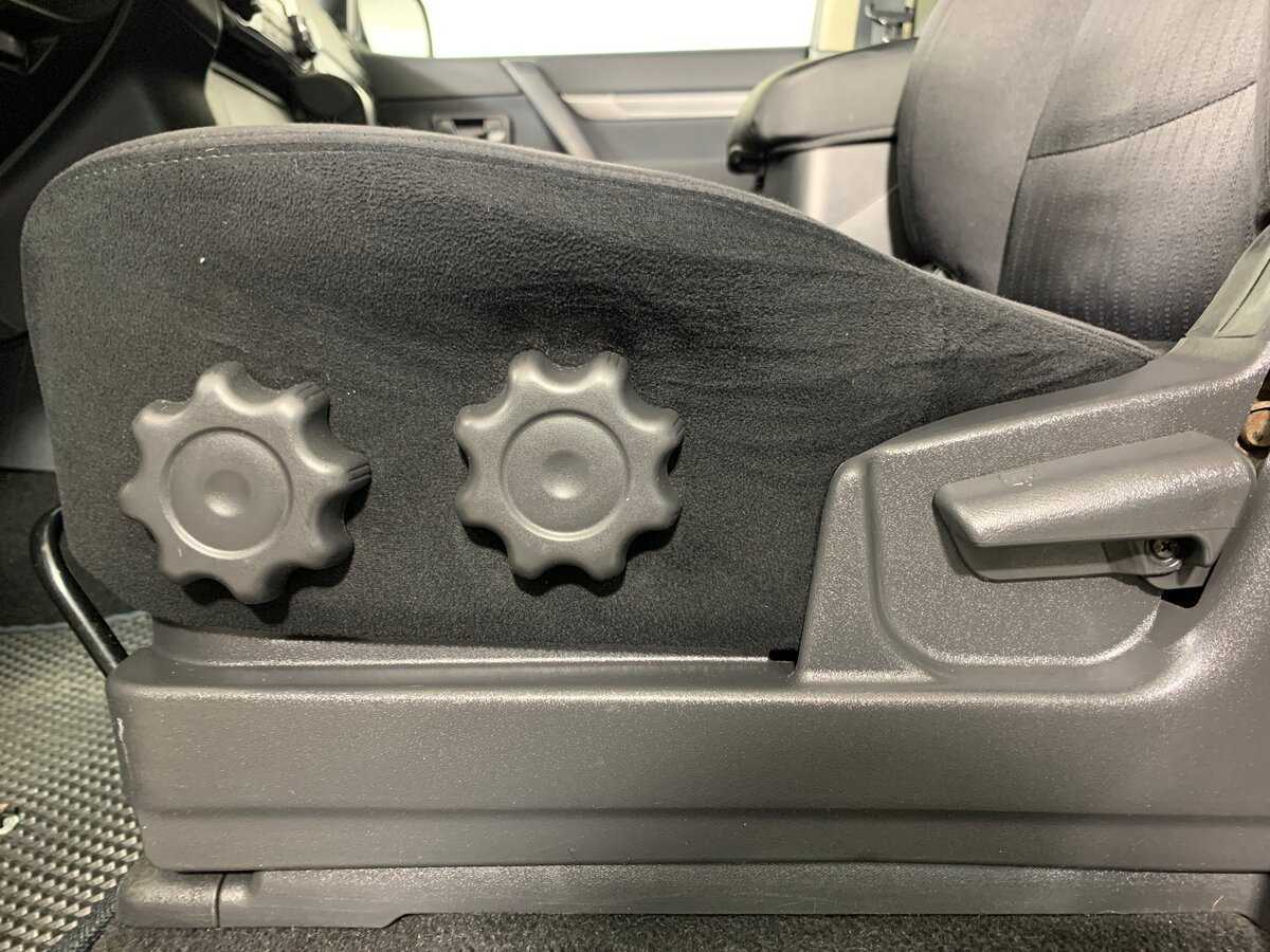 Mitsubishi Pajero, 2015 Фото №17