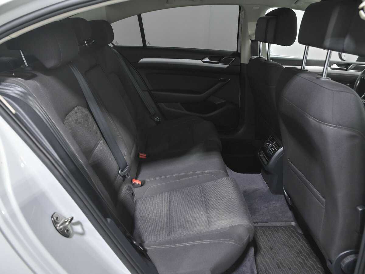 Volkswagen Passat, 2015 Фото №16