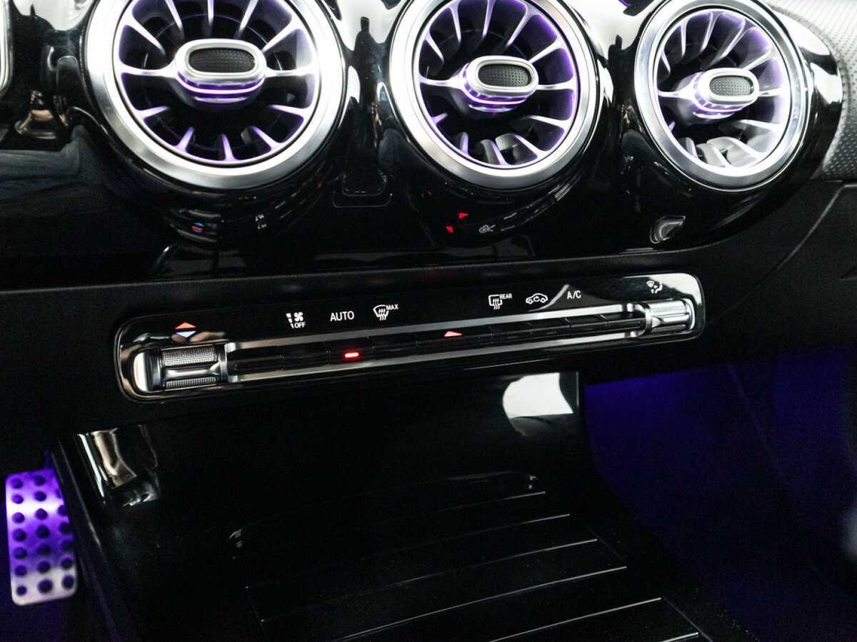 Mercedes-Benz CLA 200, 2020 Фото №19