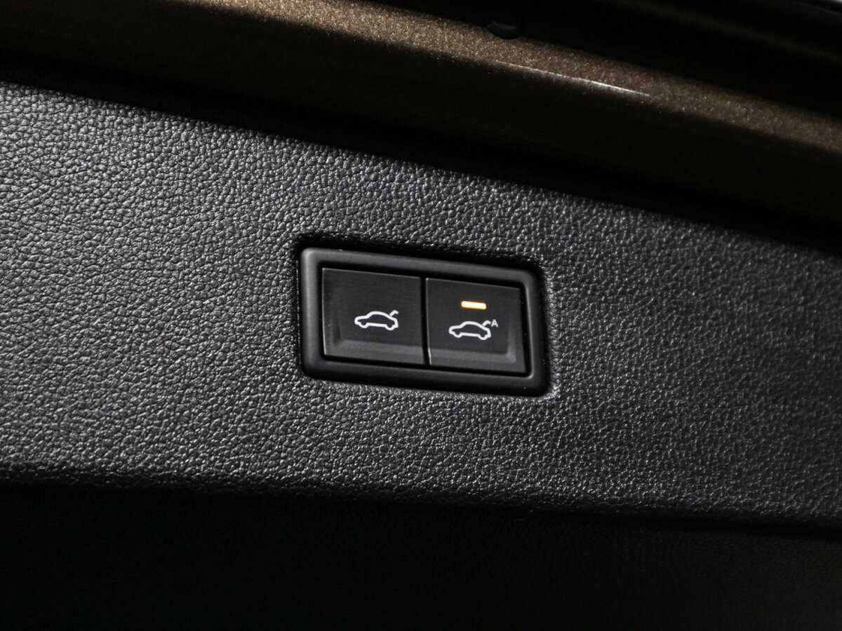 Volkswagen Tiguan, 2018 Фото №16