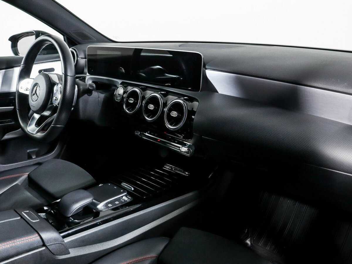 Mercedes-Benz A-Класс 200, 2020 Фото №6