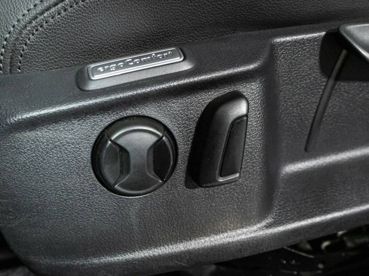 Volkswagen Passat, 2016 Фото №18