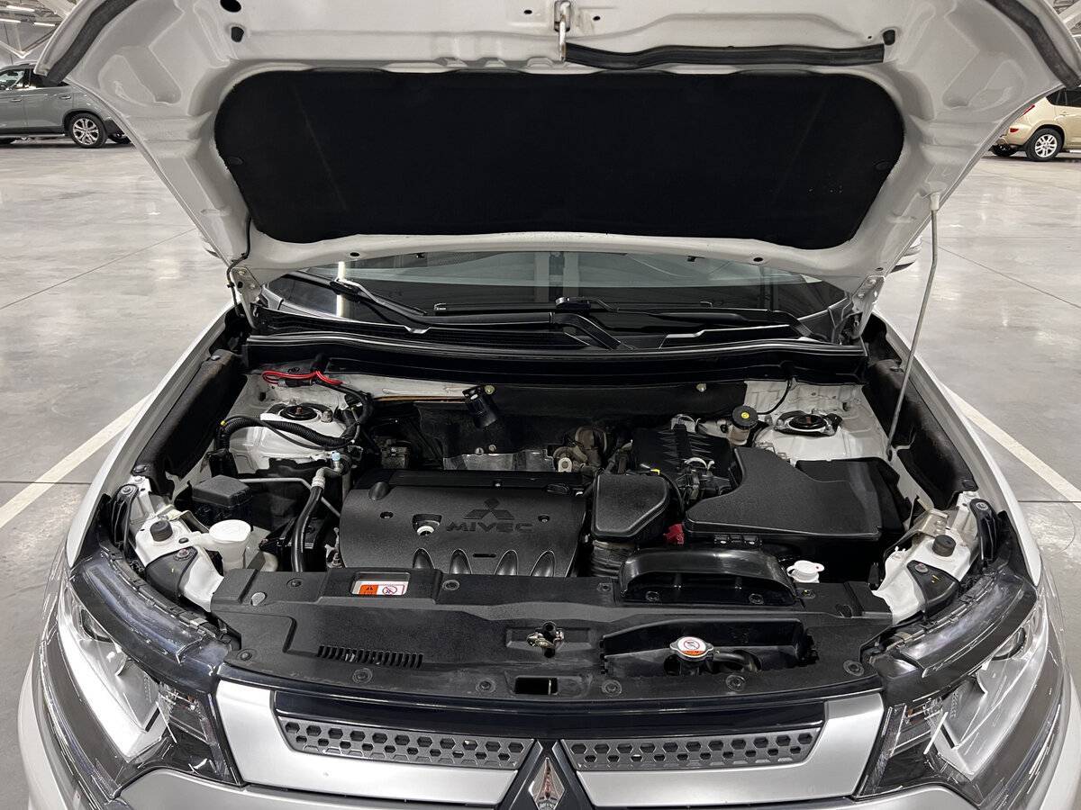 Mitsubishi Outlander, 2021 Фото №9