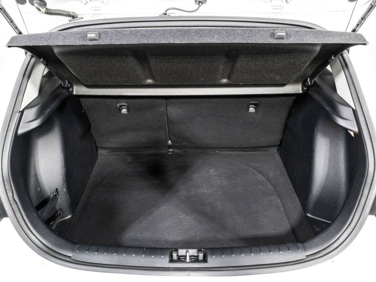 Kia Rio X-Line, 2018 Фото №15