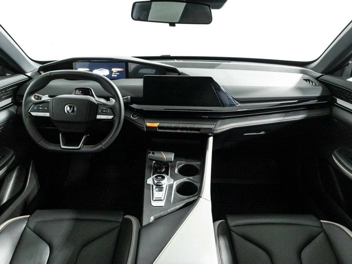 Changan UNI-V, 2023 Фото №13