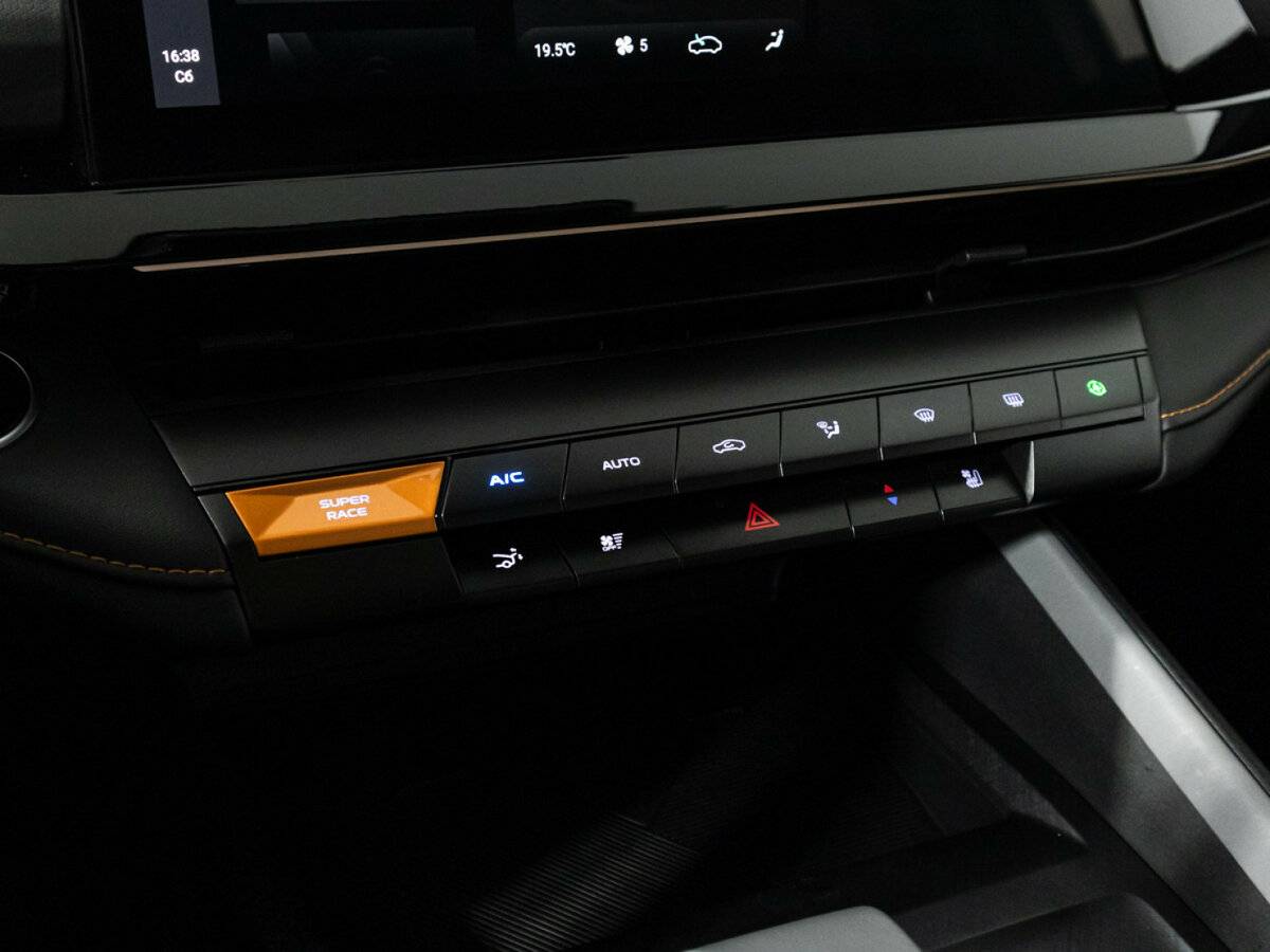 Changan UNI-V, 2023 Фото №24