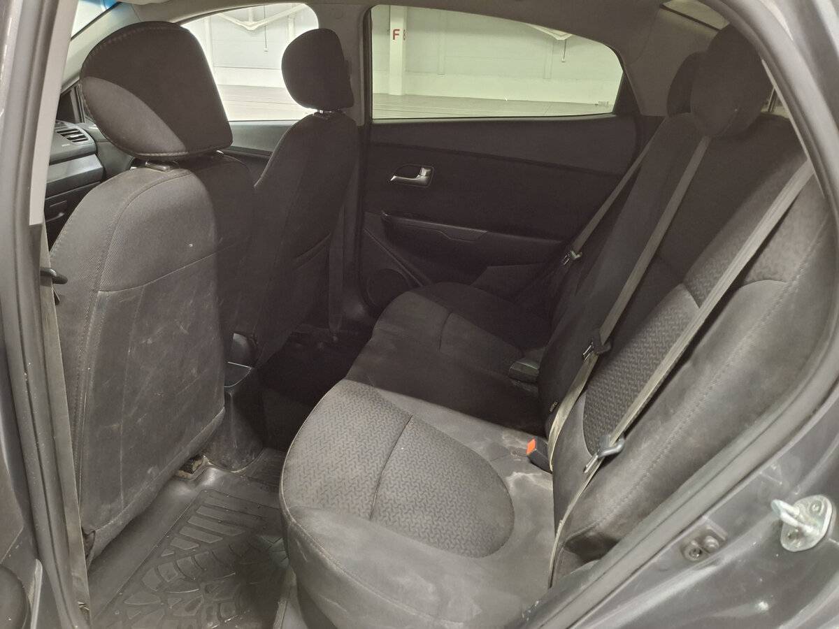 Kia Rio III Рестайлинг, 2015 Фото №12