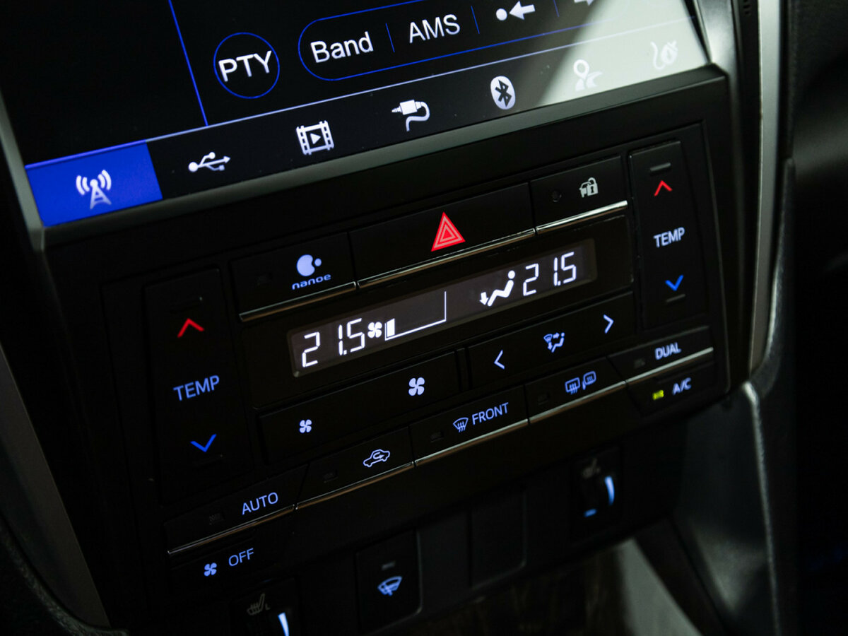 Toyota Camry VII (XV50) Рестайлинг, 2016 Фото №16